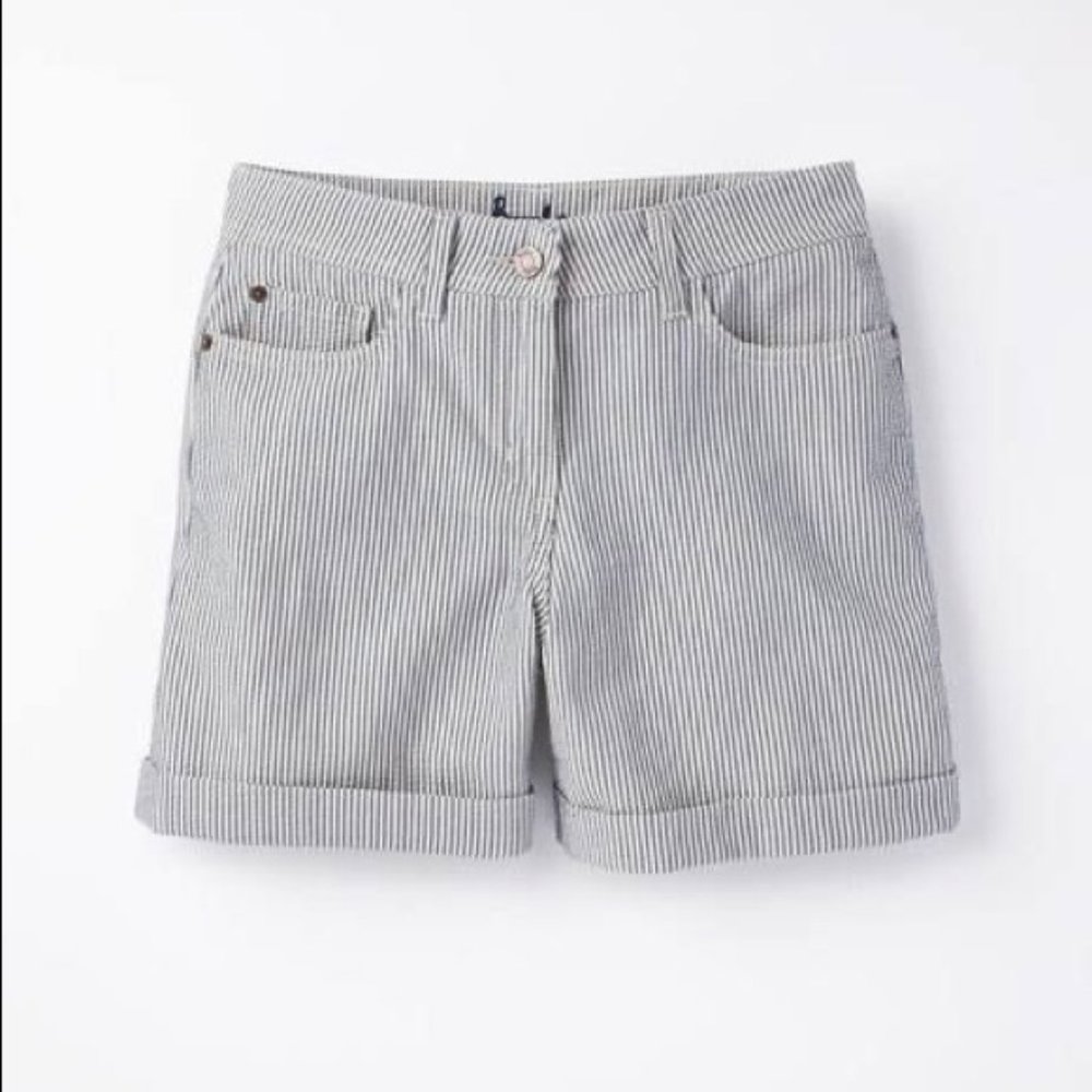 Boden cuffed seersucker shorts size 6L